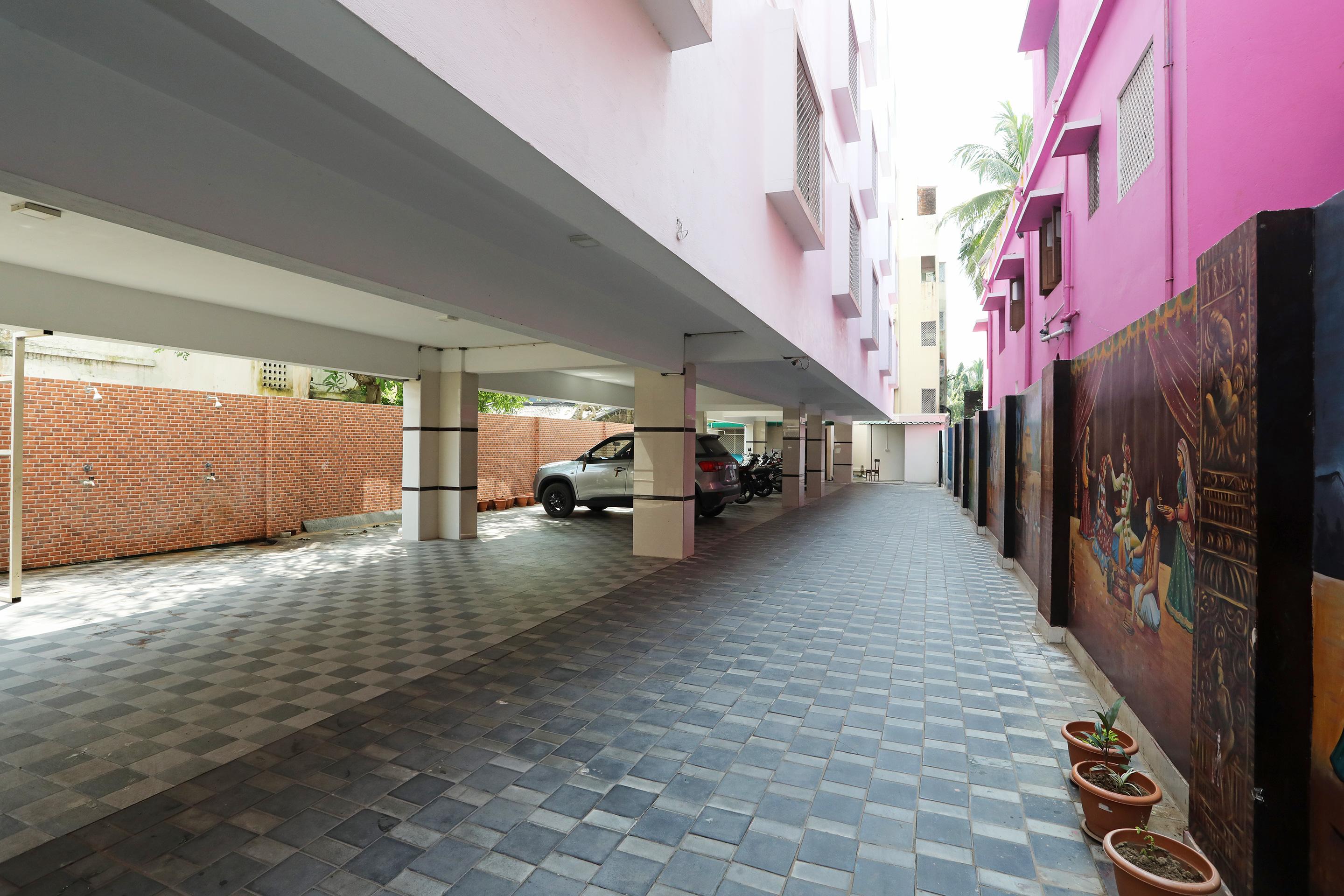 Oyo 9344 Hotel Gangotri Puri Exterior photo